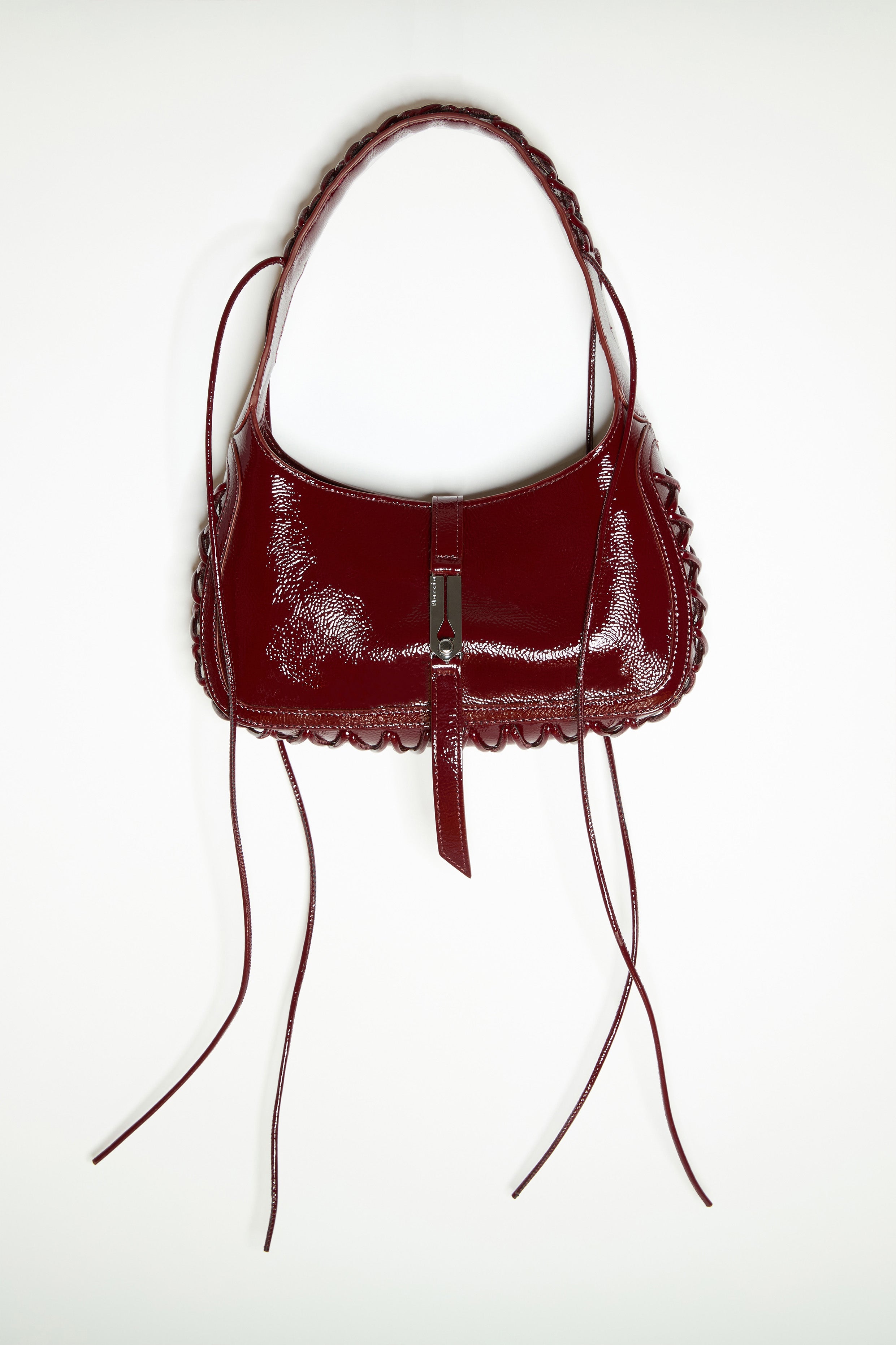 HEARTBREAKER BAG in glossy cherry red