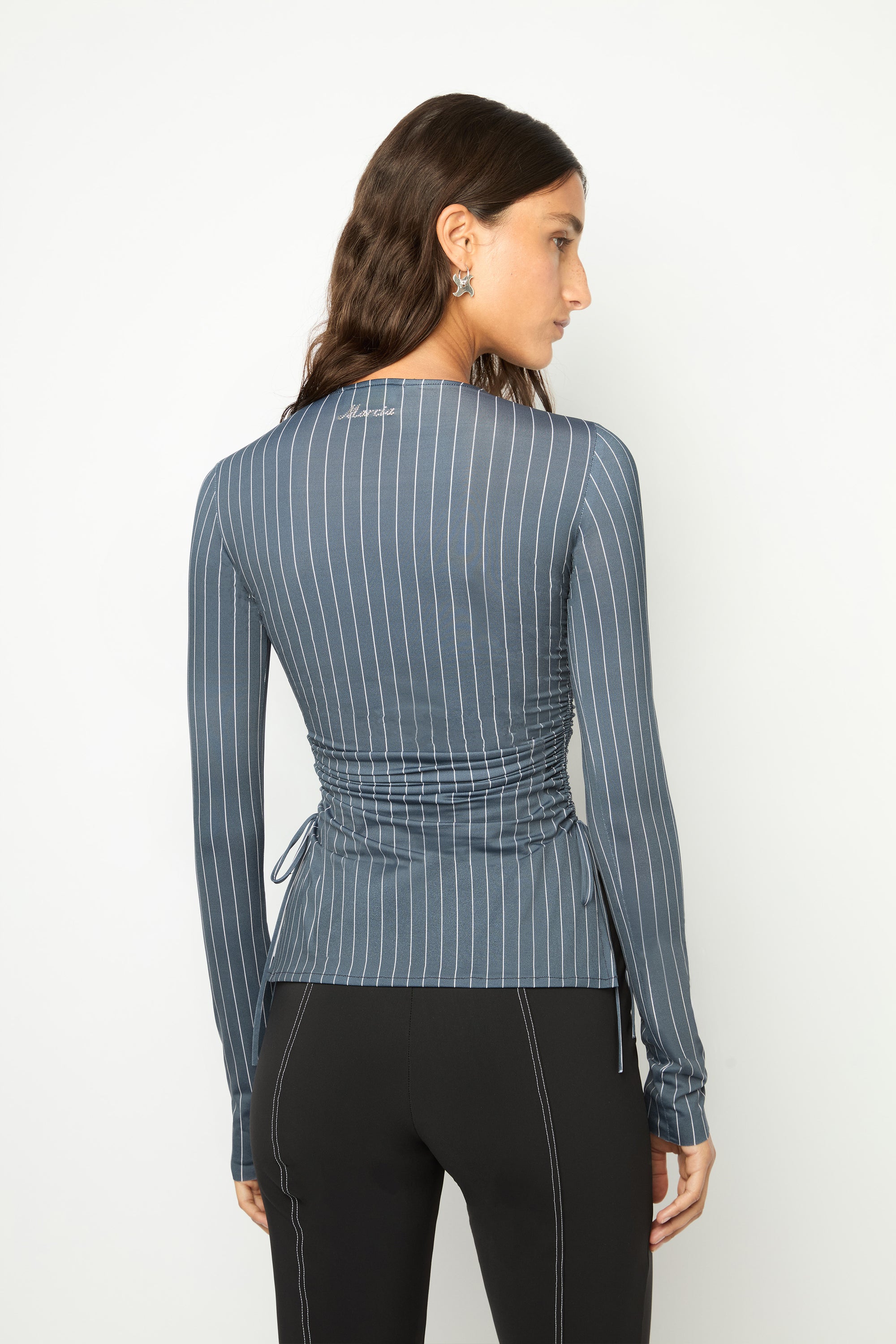 ADJUSTED TOP in classic blue stripes